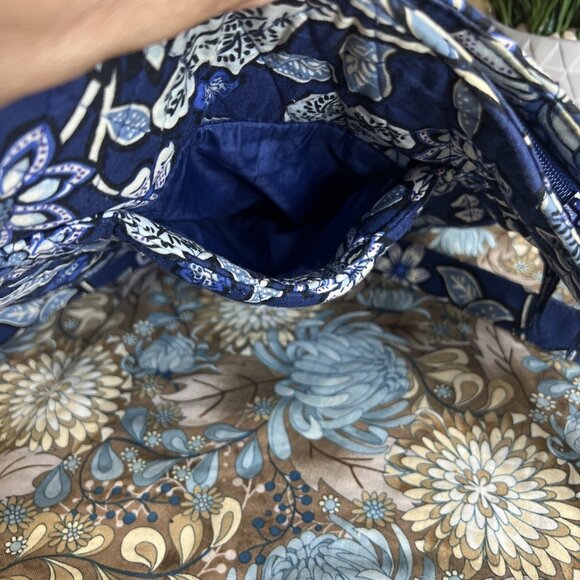 Vera Bradley Set-Crossbody Purse Blue Floral Design And Matching Wristlet - Picture 6 of 16